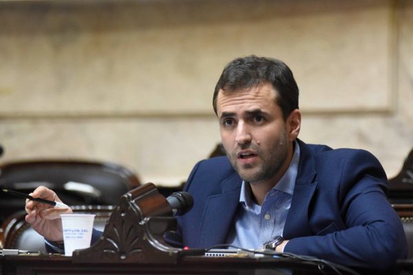 La furia de una diputada al exigir el desafuero de otro legislador por difundir fake news: “!No sean machirulos!”