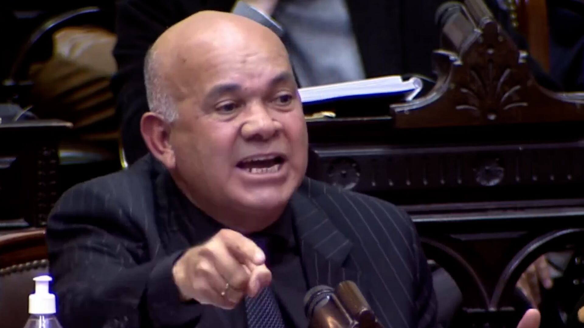 la-libertad-avanza-de-chaco-denuncio-que-el-diputado-aldo-leiva-agredio-a-sus-militantes-y-a-un-reportero-grafico-1 La Libertad Avanza de Chaco denunció que el diputado Aldo Leiva agredió a sus militantes y a un reportero gráfico