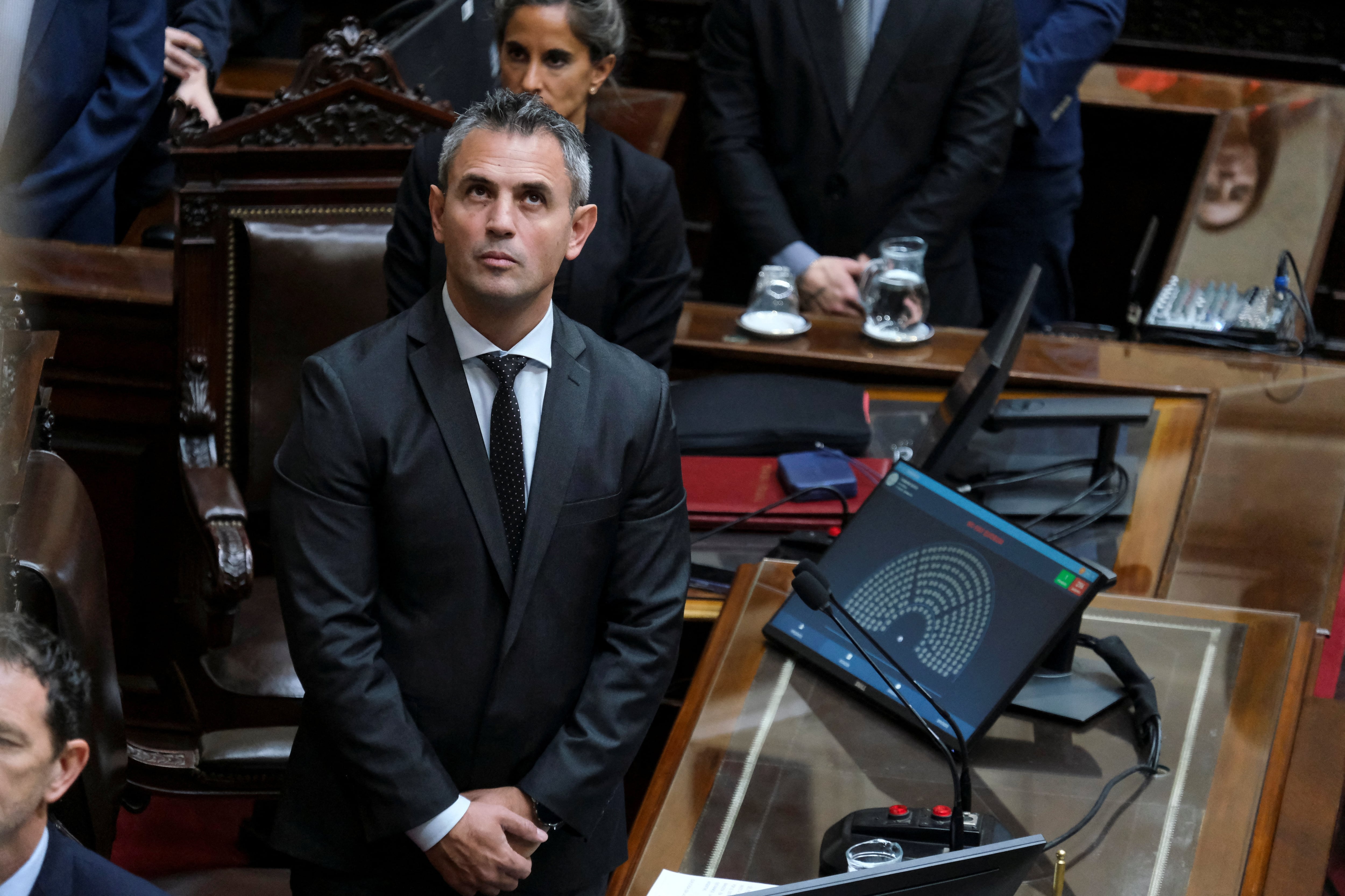 la-oposicion-apunta-contra-menem-como-titular-de-diputados-y-la-interna-libertaria-impacta-en-una-posible-sucesion La oposición apunta contra Menem como titular de Diputados y la interna libertaria impacta en una posible sucesión
