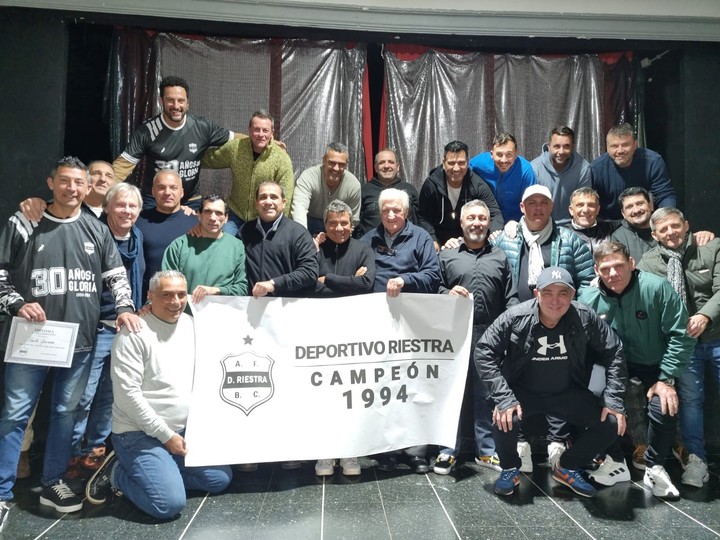 los-misterios-del-guillermo-laza-la-casa-de-riestra-que-fue-cementerio-de-autos-robados-que-homenajea-a-un-canillita-y-que-hoy-chapea-desde-la-zona-mas-postergada-de-capital-federal-11 Los misterios del Guillermo Laza, la casa de Riestra que fue cementerio de autos robados, que homenajea a un canillita y que hoy chapea desde la zona más postergada de Capital Federal