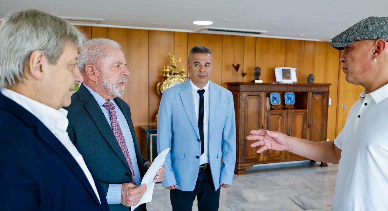 lula-da-silva-recibio-a-furlan-el-lider-de-la-uom-de-que-hablaron-en-el-encuentro-1 Lula da Silva recibió a Furlán, el líder de la UOM: de qué hablaron en el encuentro