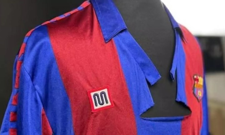 maradona-subastan-la-camiseta-de-la-famosa-batalla-campal-con-el-barcelona-1 Maradona: subastan la camiseta de la famosa batalla campal con el Barcelona