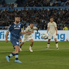 maravilla-martinez-figura-de-racing-estoy-mas-preocupado-por-la-amarilla-que-por-hacer-un-gol-4 Maravilla Martínez, figura de Racing: "Estoy más preocupado por la amarilla que por hacer un gol"