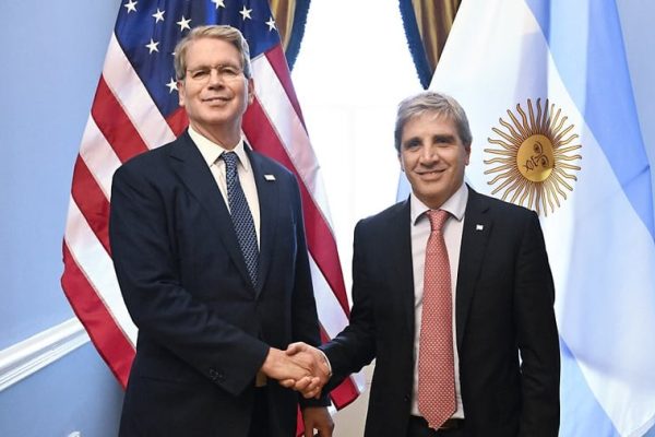 Martín Lousteau alertó sobre el respaldo del FMI: “Sostenerse sobre swaps o dólares prestados es sólo una anestesia”