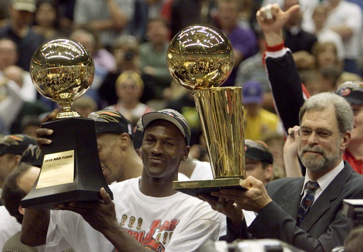 michael-jordan-reaparecio-en-la-nba-la-confesion-que-lo-baja-del-pedestal-y-lo-vuelve-humano-1 Michael Jordan reapareció en la NBA: la confesión que lo baja del pedestal y lo vuelve humano