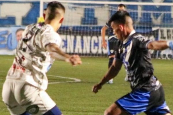 Midland y un humilde empate en un duelo clave por la cima de la Primera B