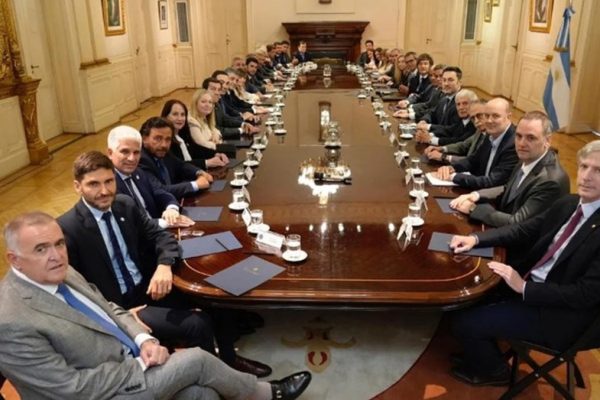 Milei se reunió con 20 gobernadores en Casa Rosada para impulsar reformas