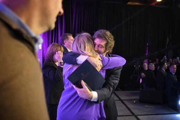 Milei sorprendió y cosechó un gran triunfo en las elecciones legislativas de este 26 de octubre