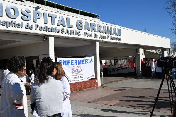 Presentaron un amparo colectivo contra el Gobierno por la situación en el Hospital Garrahan