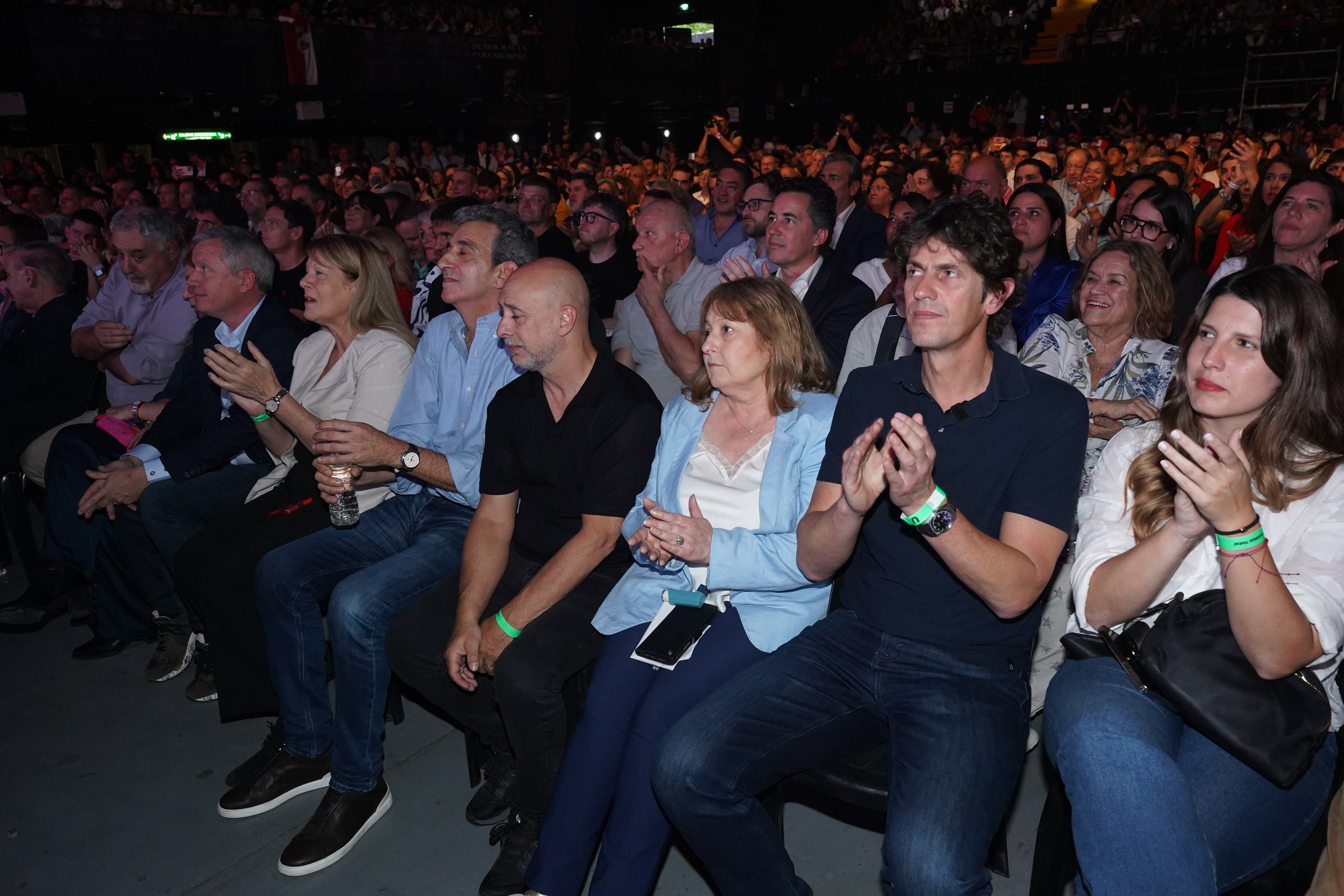 provincias-unidas-cerro-la-campana-en-caba-con-martin-lousteau-las-criticas-a-la-reunion-de-milei-en-eeuu-y-los-guinos-al-2027-6 Provincias Unidas cerró la campaña en CABA con Martín Lousteau: las críticas a la reunión de Milei en EEUU y los guiños al 2027