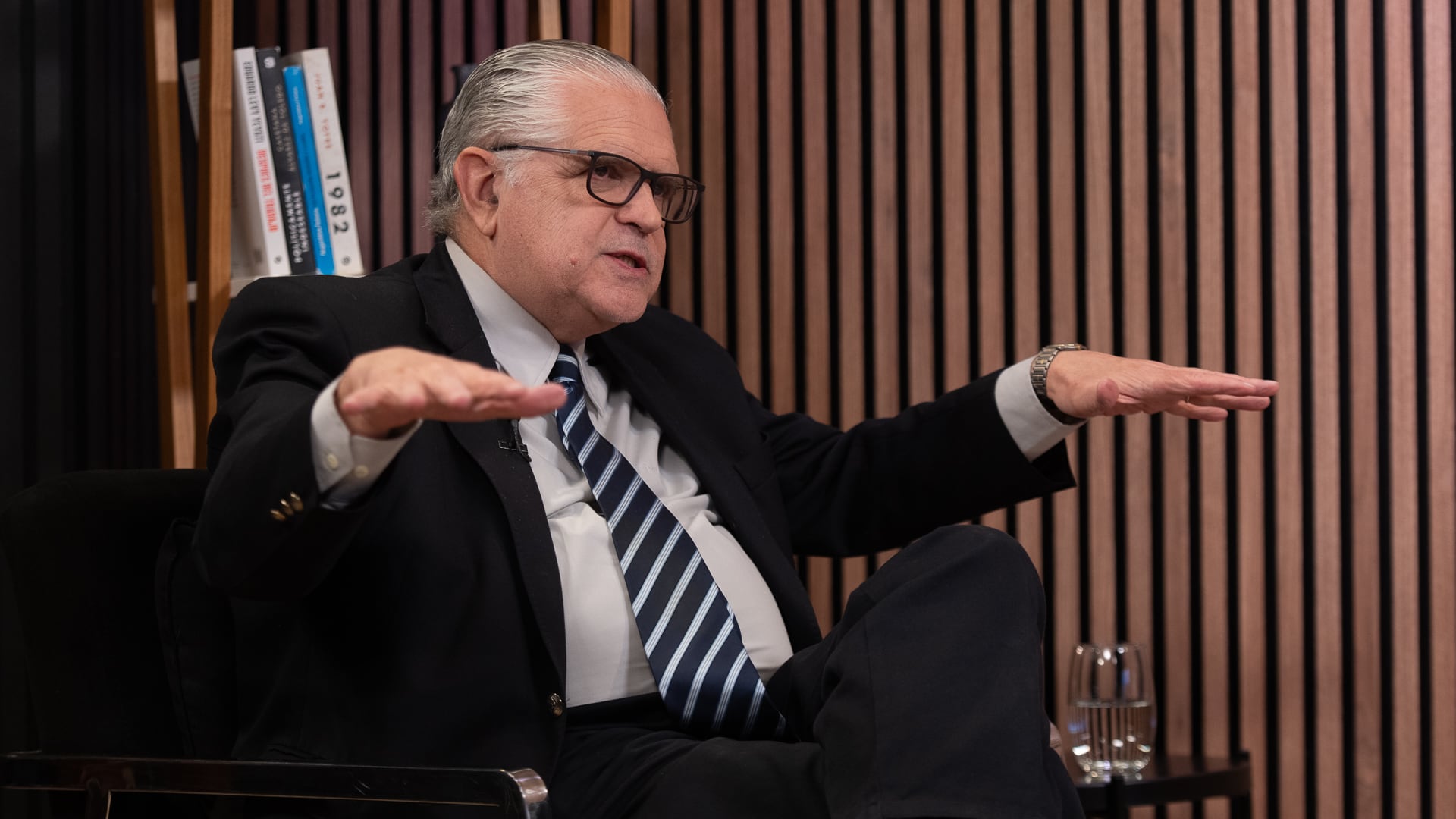 ricardo-lopez-murphy-en-la-entrevista-informal-reducir-la-edad-de-imputabilidad-a-los-14-anos-mejoraria-la-proteccion-incluso-de-los-acusados-5 Ricardo López Murphy, en La Entrevista Informal: “Reducir la edad de imputabilidad a los 14 años mejoraría la protección, incluso de los acusados”