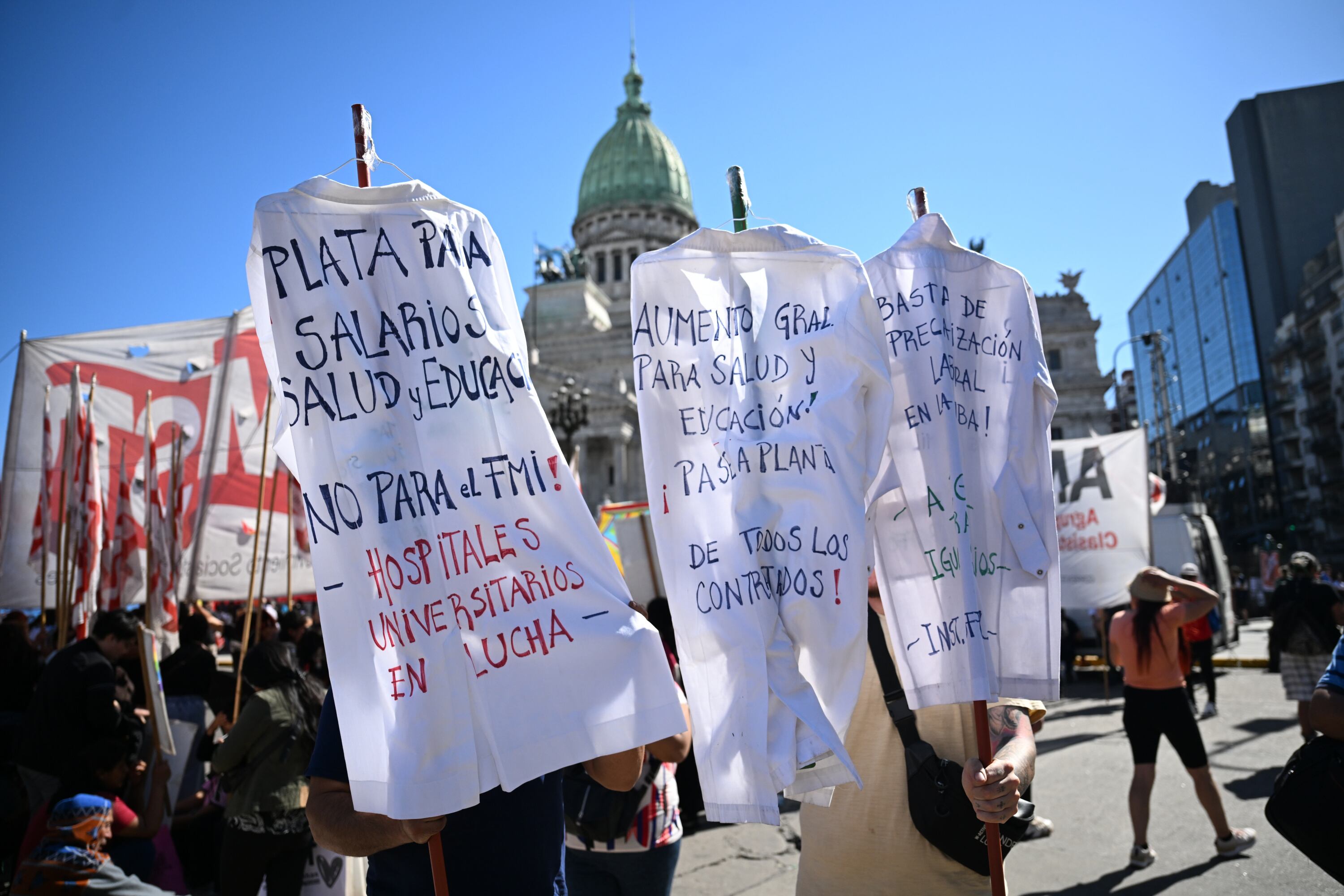 trabajadores-del-hospital-garrahan-marcharan-en-caravana-a-la-quinta-de-olivos-en-reclamo-por-la-ley-de-emergencia-1 Trabajadores del Hospital Garrahan marcharán en caravana a la Quinta de Olivos en reclamo por la Ley de Emergencia