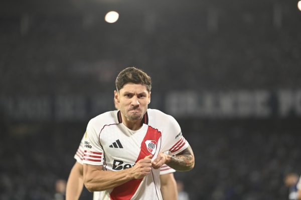 Video: Montiel, de casi salir a convertir en River