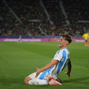 ya-en-la-final-el-festejo-de-los-pibes-de-argentina-en-el-vestuario-y-un-palito-a-colombia-3 Ya en la final, el festejo de los pibes de Argentina en el vestuario y un palito a Colombia