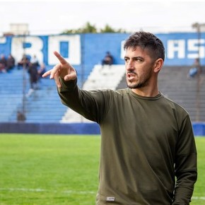 argentino-de-merlo-goleo-a-excursionistas-y-se-clasifico-a-las-semifinales-del-reducido-3 Argentino de Merlo goleó a Excursionistas y se clasificó a las semifinales del Reducido