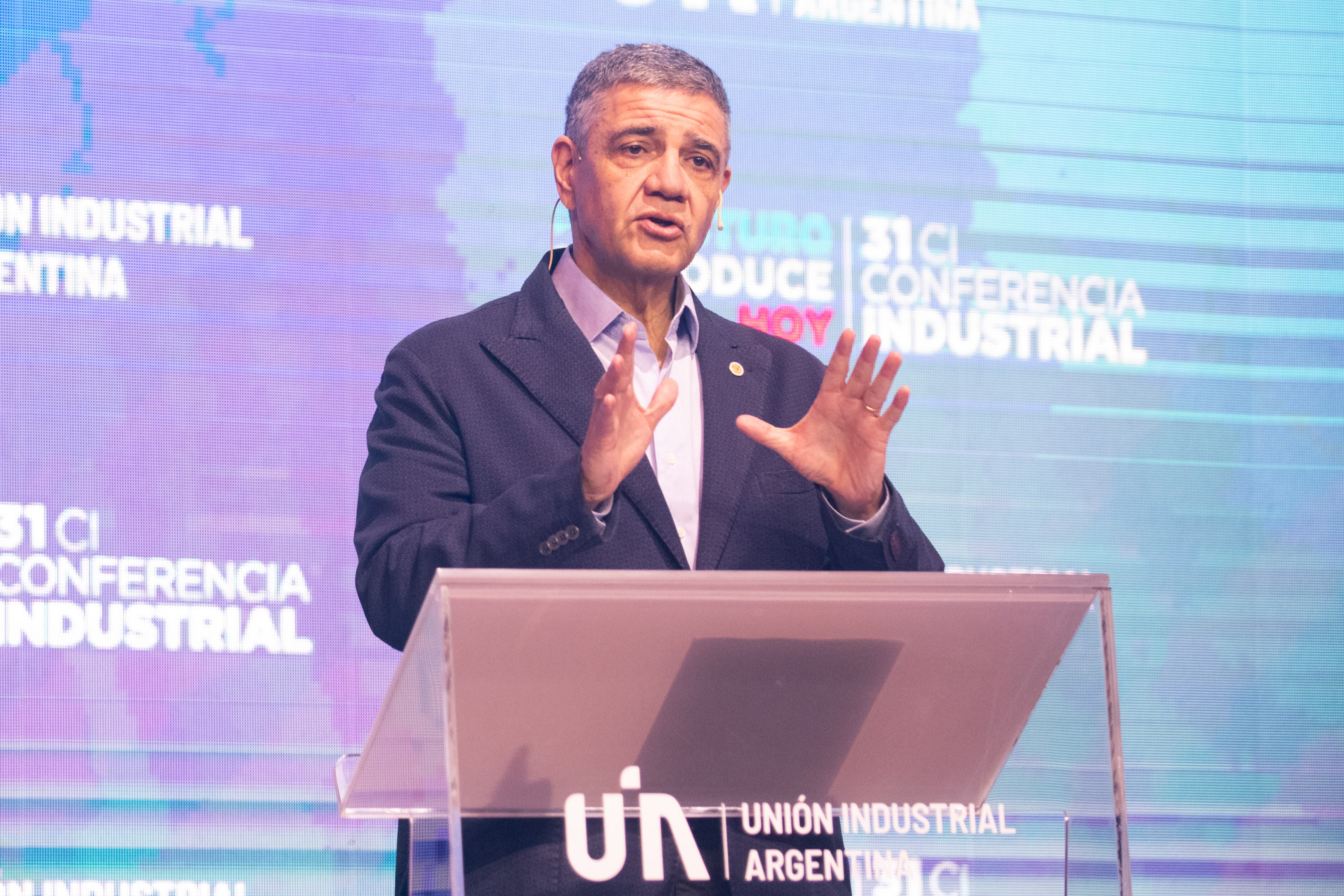 bajar-impuestos-a-la-financiacion-con-tarjeta-de-credito-y-otros-puntos-que-lla-negocio-con-el-pro-para-votar-el-presupuesto-2026-de-jorge-macri-2 Bajar impuestos a la financiación con tarjeta de crédito y otros puntos que LLA negoció con el PRO para votar el Presupuesto 2026 de Jorge Macri