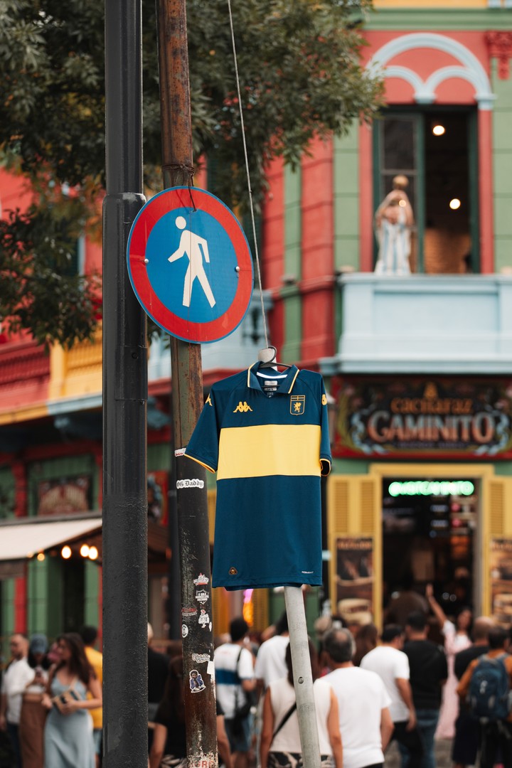 con-guino-a-boca-daniele-de-rossi-fue-presentado-como-el-nuevo-dt-del-genoa-4 Con guiño a Boca, Daniele De Rossi fue presentado como el nuevo DT del Genoa