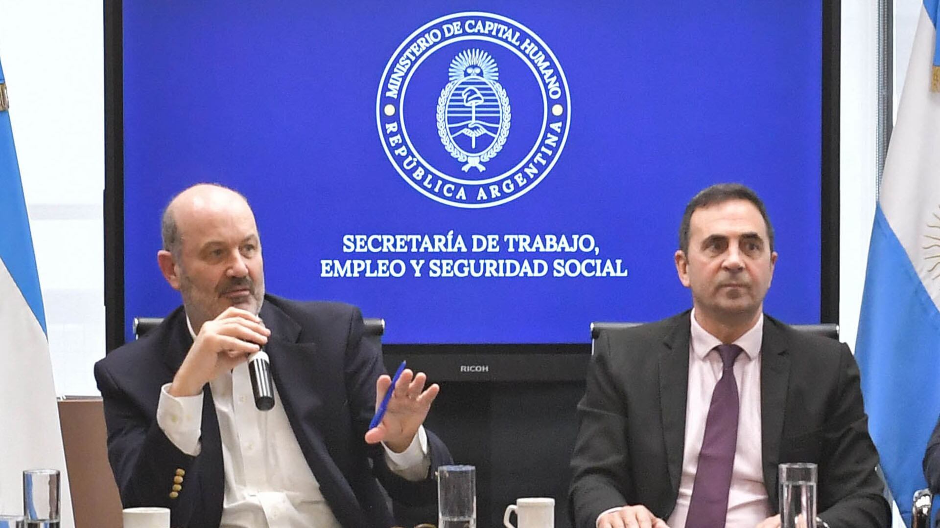 cuales-son-las-10-propuestas-de-la-reforma-laboral-de-milei-que-desataran-la-guerra-con-la-cgt-4 Cuáles son las 10 propuestas de la reforma laboral de Milei que desatarán la guerra con la CGT