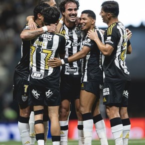 el-aeropuerto-de-dublin-homenajeo-a-troy-parrott-el-goleador-que-mantuvo-viva-a-irlanda-en-la-carrera-hacia-el-mundial-4 El Aeropuerto de Dublín homenajeó a Troy Parrott, el goleador que mantuvo viva a Irlanda en la carrera hacia el Mundial