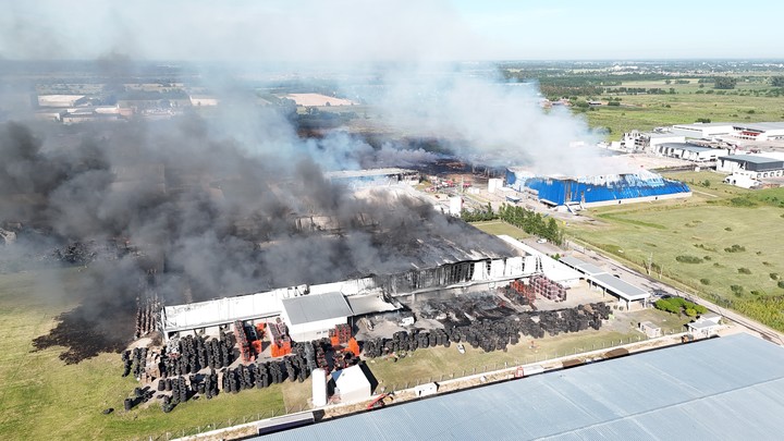 explosion-e-incendio-en-ezeiza-el-jugador-de-river-que-fue-afectado-y-la-decision-que-tomaron-en-el-camp-2 Explosión e incendio en Ezeiza: el jugador de River que fue afectado y la decisión que tomaron en el Camp