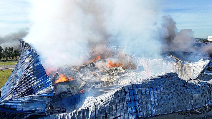 explosion-e-incendio-en-ezeiza-el-jugador-de-river-que-fue-afectado-y-la-decision-que-tomaron-en-el-camp-3 Explosión e incendio en Ezeiza: el jugador de River que fue afectado y la decisión que tomaron en el Camp