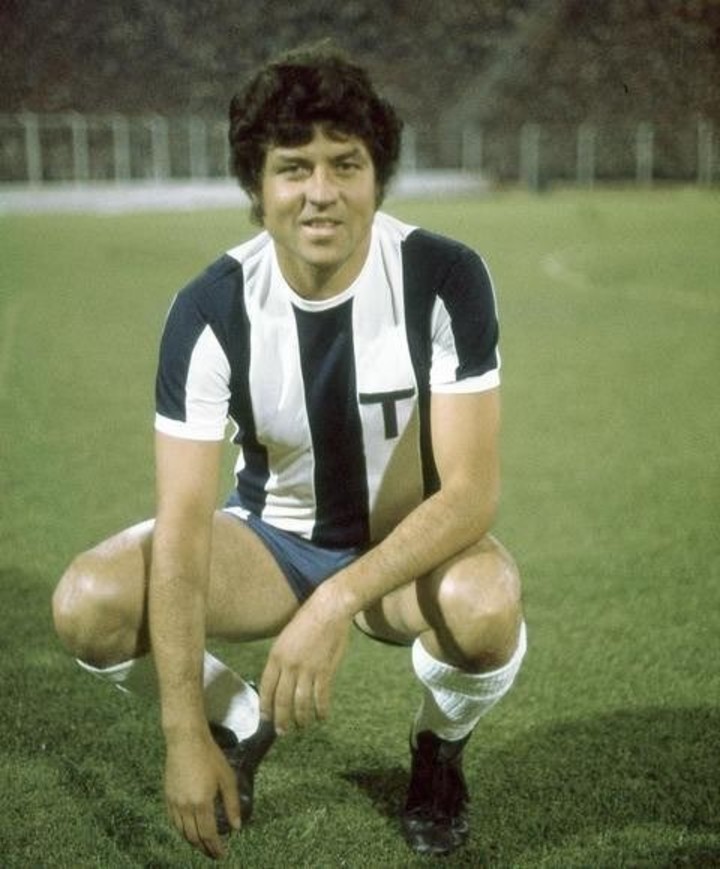 gran-gesto-el-minuto-de-silencio-de-belgrano-por-el-fallecimiento-de-willington-idolo-de-talleres-1 Gran gesto: el minuto de silencio de Belgrano por el fallecimiento de Willington, ídolo de Talleres