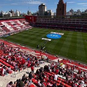 la-fuerte-banca-al-boca-de-ubeda-en-la-plata-de-paredes-y-cavani-a-riquelme-6 La fuerte banca al Boca de Úbeda en La Plata: de Paredes y Cavani a Riquelme