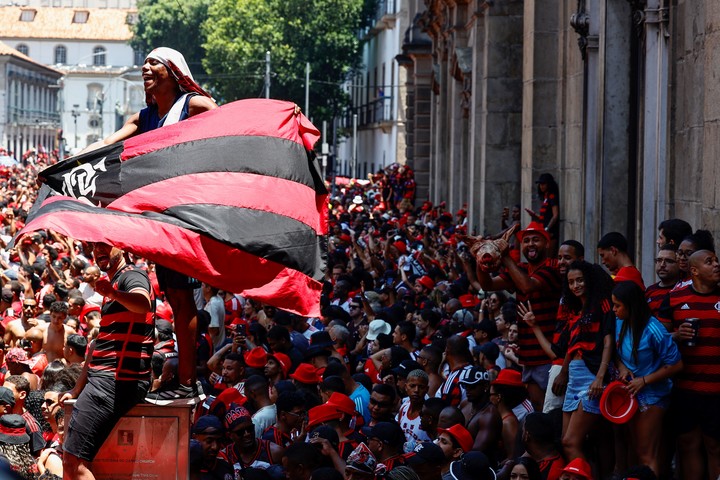 la-locura-en-rio-de-janeiro-con-la-fiesta-de-flamengo-campeon-1 La locura en Río de Janeiro con la fiesta de Flamengo campeón