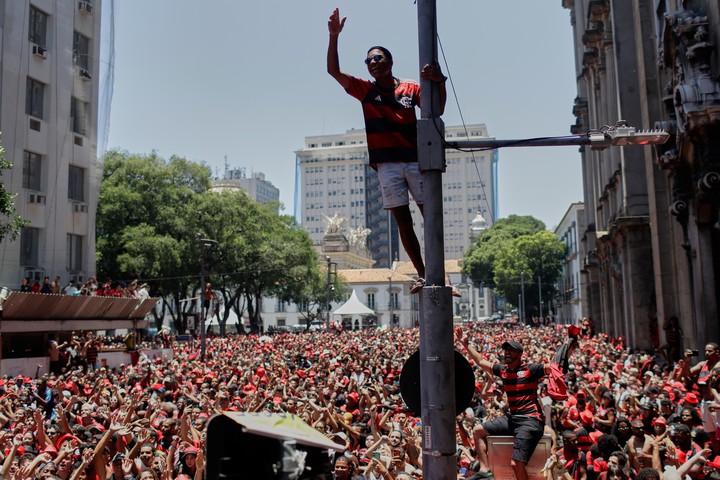 la-locura-en-rio-de-janeiro-con-la-fiesta-de-flamengo-campeon-3 La locura en Río de Janeiro con la fiesta de Flamengo campeón