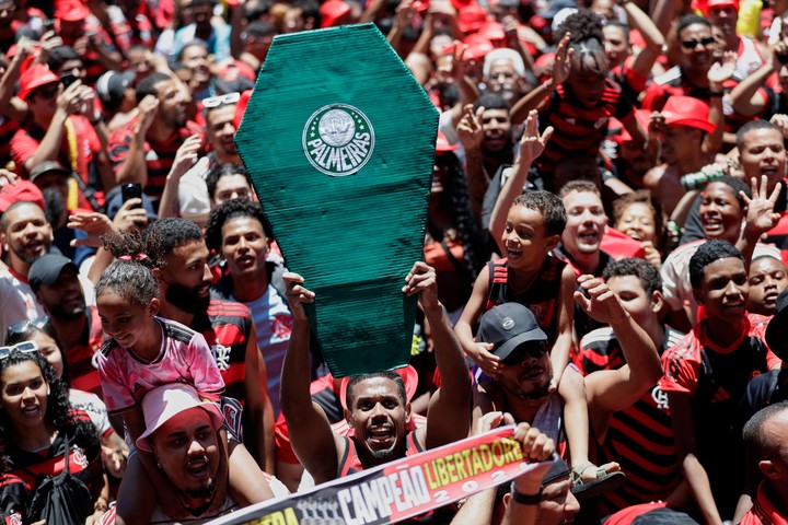 la-locura-en-rio-de-janeiro-con-la-fiesta-de-flamengo-campeon-4 La locura en Río de Janeiro con la fiesta de Flamengo campeón
