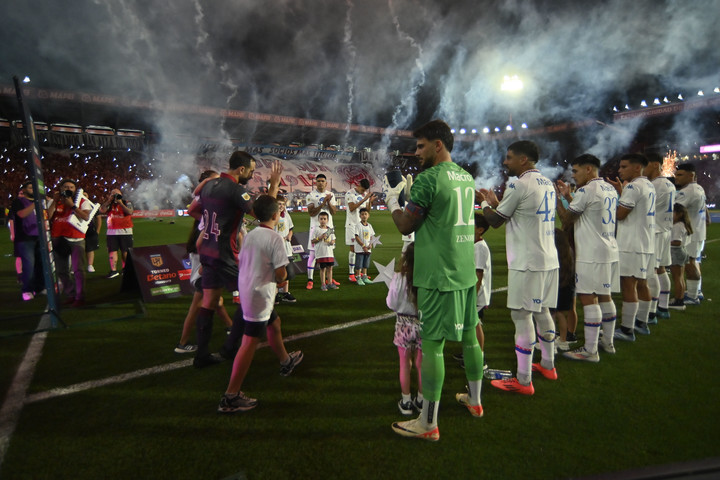 los-festejos-del-campeon-de-la-despedida-de-acosta-a-la-alfombra-roja-1 Los festejos del campeón: de la despedida de Acosta a la alfombra roja