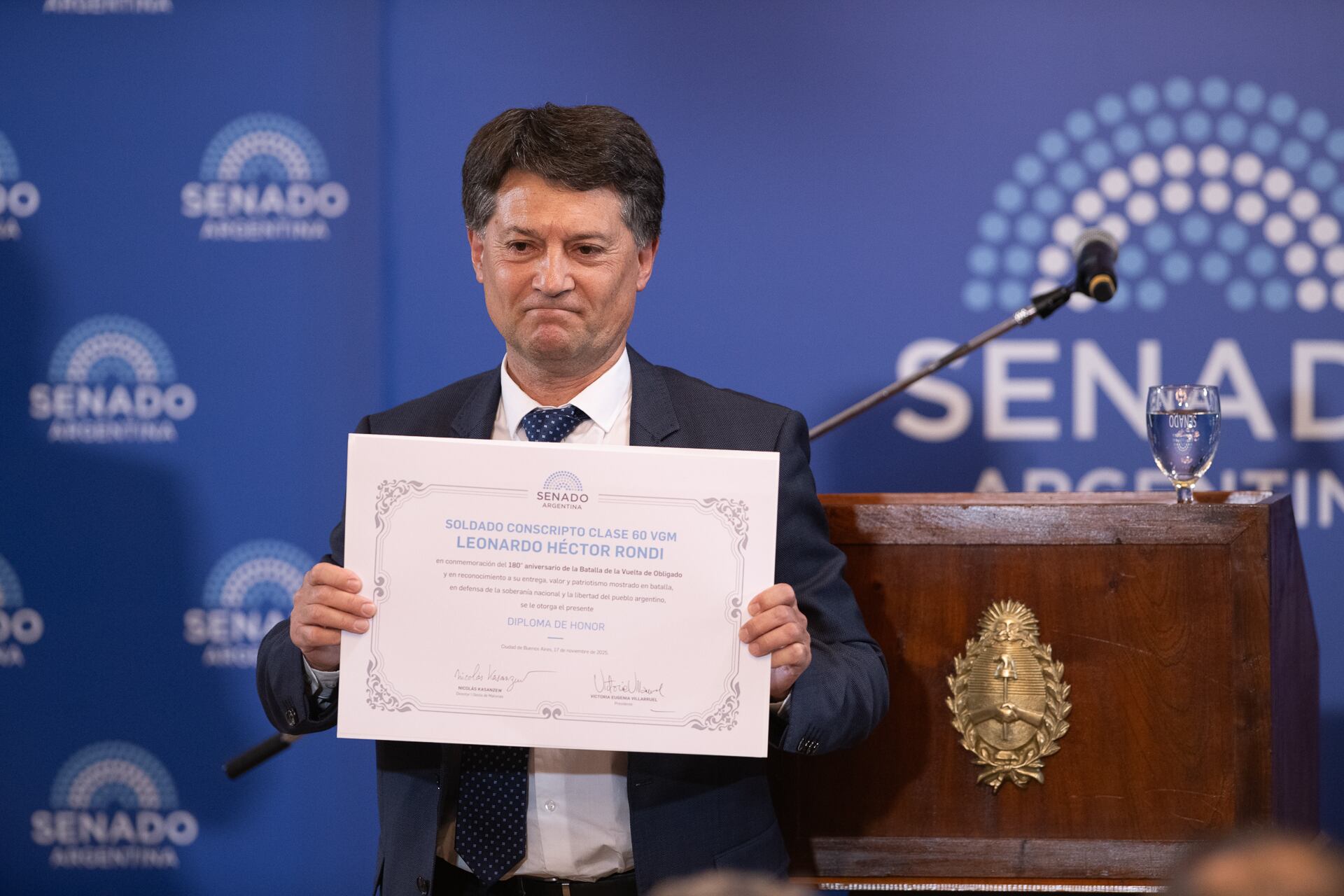 malvinas-el-senado-entrego-un-diploma-de-honor-a-luis-landriscina-en-representacion-de-200-000-voluntarios-3 Malvinas: el Senado entregó un diploma de honor a Luis Landriscina en representación de 200.000 voluntarios