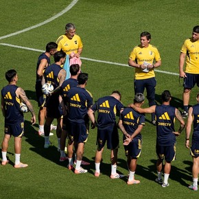 roman-le-cumplio-el-sueno-el-emotivo-momento-de-la-mama-de-riquelme-con-marco-antonio-solis-3 Román le cumplió el sueño: el emotivo momento de la mamá de Riquelme con Marco Antonio Solís