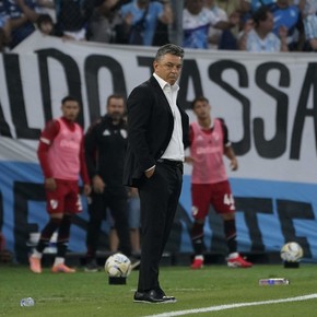 santi-sosa-el-superheroe-de-racing-para-el-que-costas-pidio-que-le-hagan-diez-estatuas-4 Santi Sosa, el Superhéroe de Racing para el que Costas pidió "que le hagan diez estatuas"