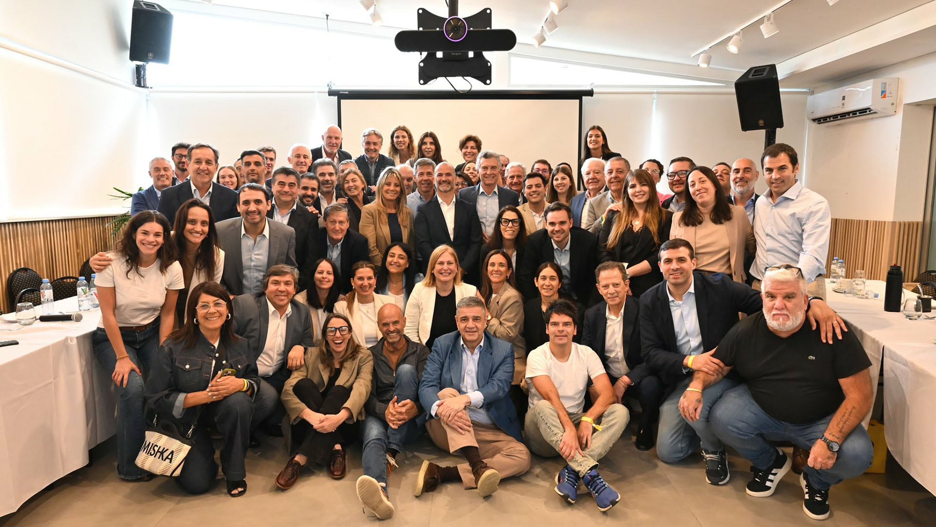 santilli-se-concentra-en-blindar-el-presupuesto-y-activa-reuniones-con-diputados-por-fuera-de-los-gobernadores-1 Santilli se concentra en blindar el Presupuesto y activa reuniones con diputados por fuera de los gobernadores