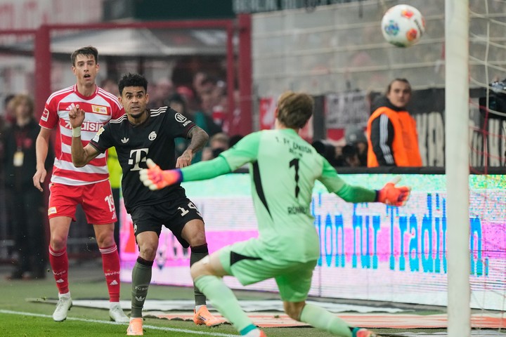 video-el-golazo-de-luis-diaz-con-la-camiseta-del-bayern-munich-1 Video: el golazo de Luis Díaz con la camiseta del Bayern Munich