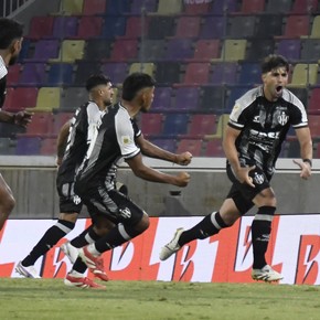 video-el-polemico-penal-con-el-que-central-cordoba-le-empato-a-san-lorenzo-y-las-dos-rojas-que-sufrio-el-ciclon-1 Video: el polémico penal con el que Central Córdoba le empató a San Lorenzo y las dos rojas que sufrió el Ciclón