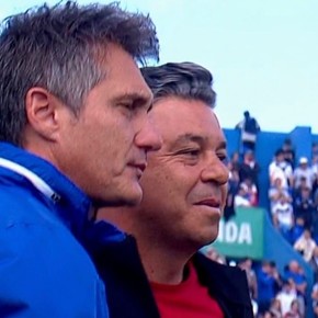 video-maher-carrizo-y-el-fuerte-golpe-con-el-juez-de-linea-que-casi-lo-saca-de-partido-en-el-velez-river-2 Video: Maher Carrizo y el fuerte golpe con el juez de línea que casi lo saca de partido en el Vélez-River