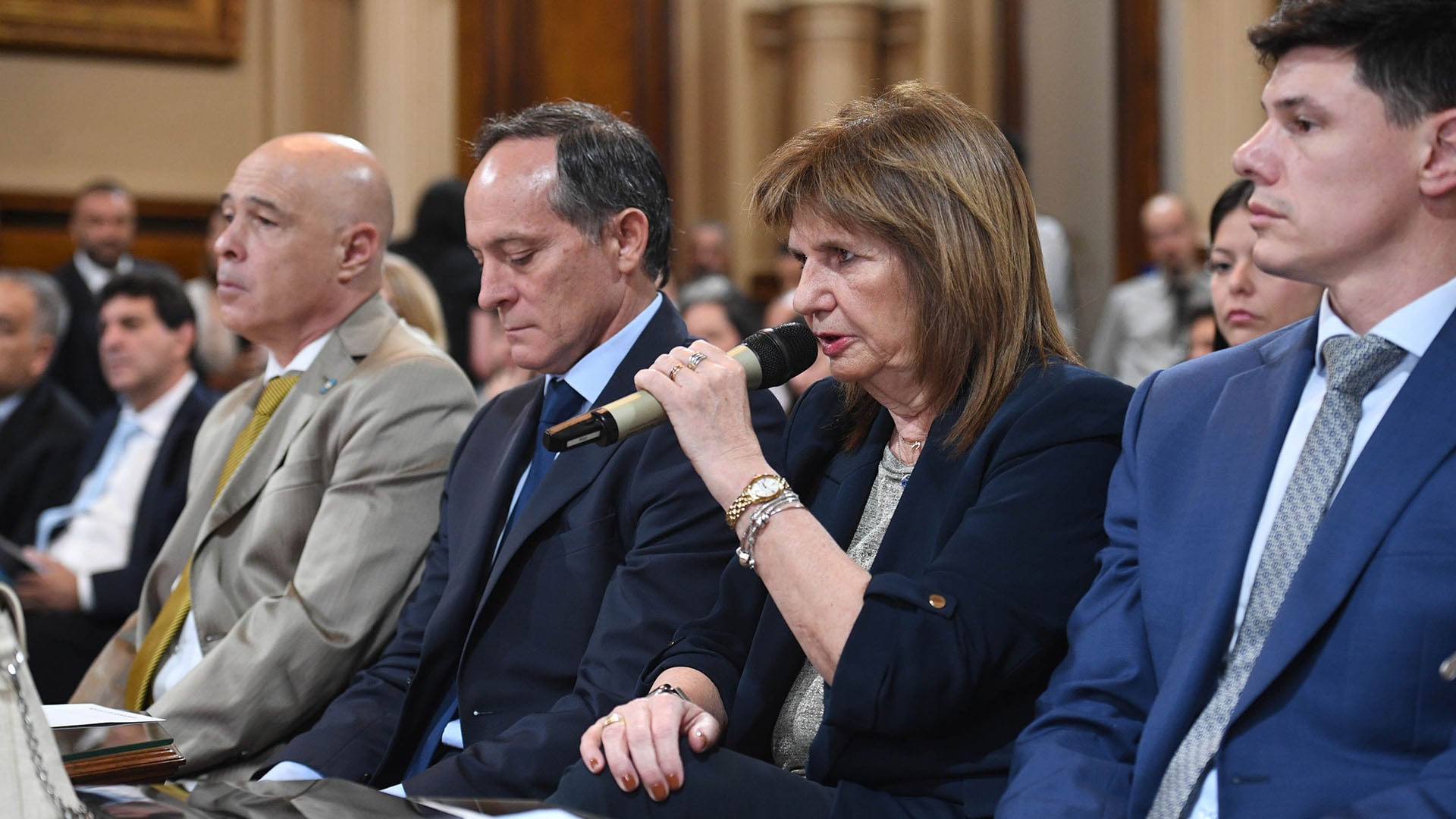 congreso-con-doble-costo-tension-violeta-y-una-senal-alarmante-por-el-pacto-con-el-kirchnerismo-1 Congreso con doble costo, tensión violeta y una señal alarmante por el pacto con el kirchnerismo