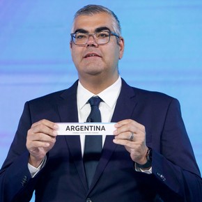 el-tenso-momento-de-van-persie-en-el-feyenoord-con-la-hinchada-3 El tenso momento de Van Persie en el Feyenoord con la hinchada