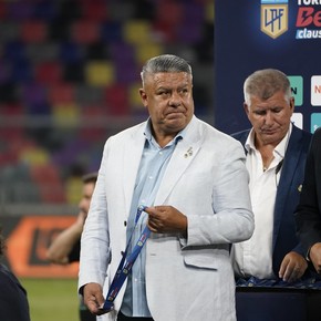 el-tremendo-ano-de-veron-golpe-durisimo-roces-con-afa-y-campeon-en-la-popular-7 El tremendo año de Verón: golpe durísimo, roces con AFA y campeón en la popular