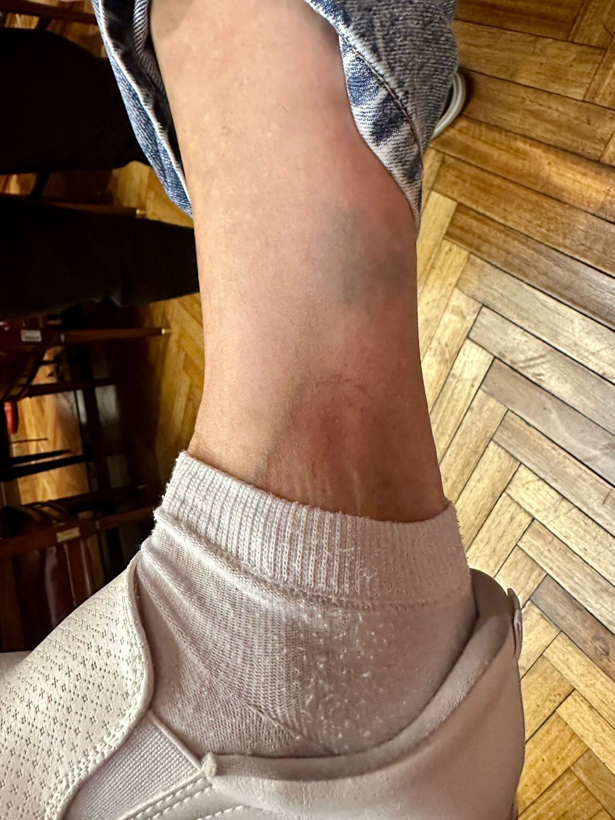 gritos-forcejeos-y-polemica-con-una-senadora-kirchnerista-que-denuncio-que-le-bloquearon-el-acceso-a-su-despacho-2 Gritos, forcejeos y polémica con una senadora kirchnerista que denunció que le bloquearon el acceso a su despacho