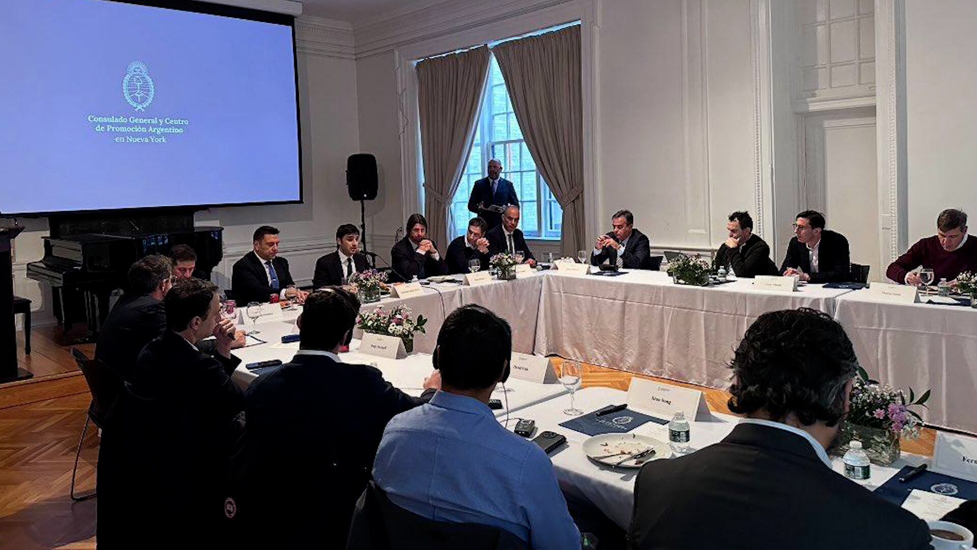 ignacio-torres-viajo-a-estados-unidos-en-busca-inversiones-para-el-desarrollo-de-sectores-clave-de-chubut-1 Ignacio Torres viajó a Estados Unidos en busca inversiones para el desarrollo de sectores clave de Chubut