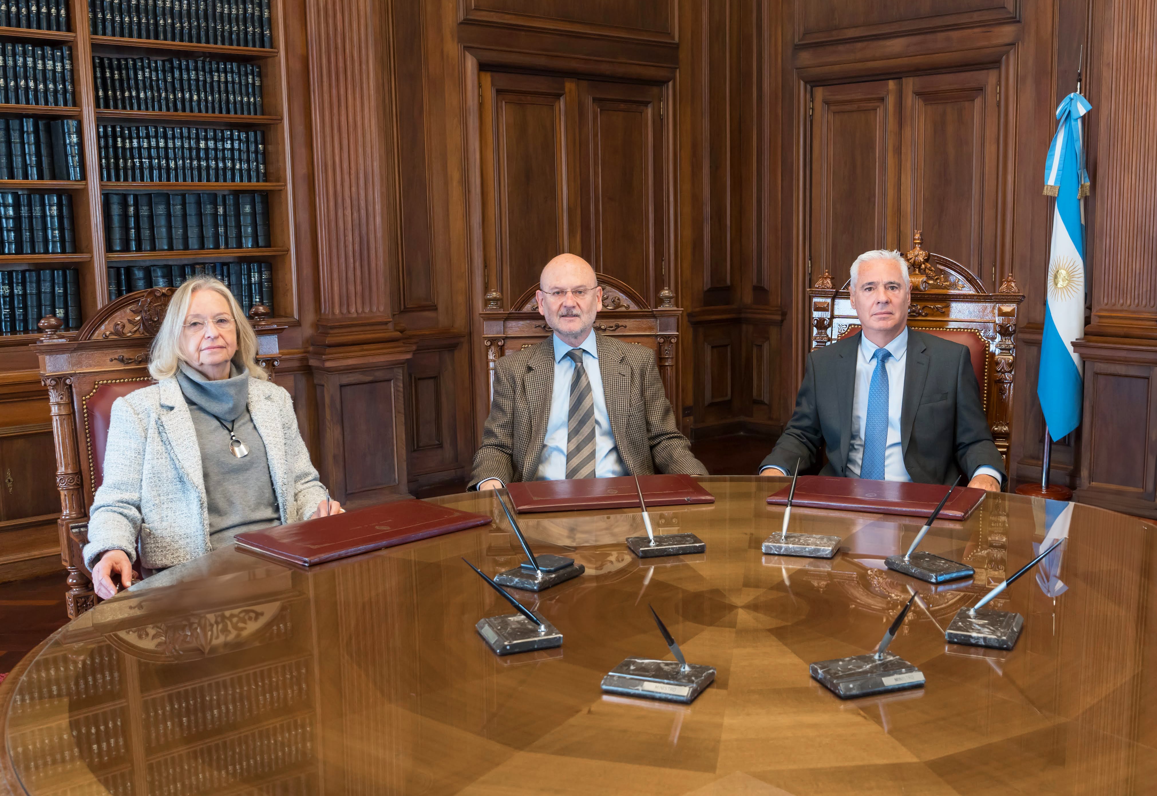 la-libertad-avanza-buscara-en-provincia-de-buenos-aires-una-reforma-politica-que-incluya-la-boleta-unica-de-papel-3 La Libertad Avanza buscará en provincia de Buenos Aires una reforma política que incluya la Boleta Única de Papel