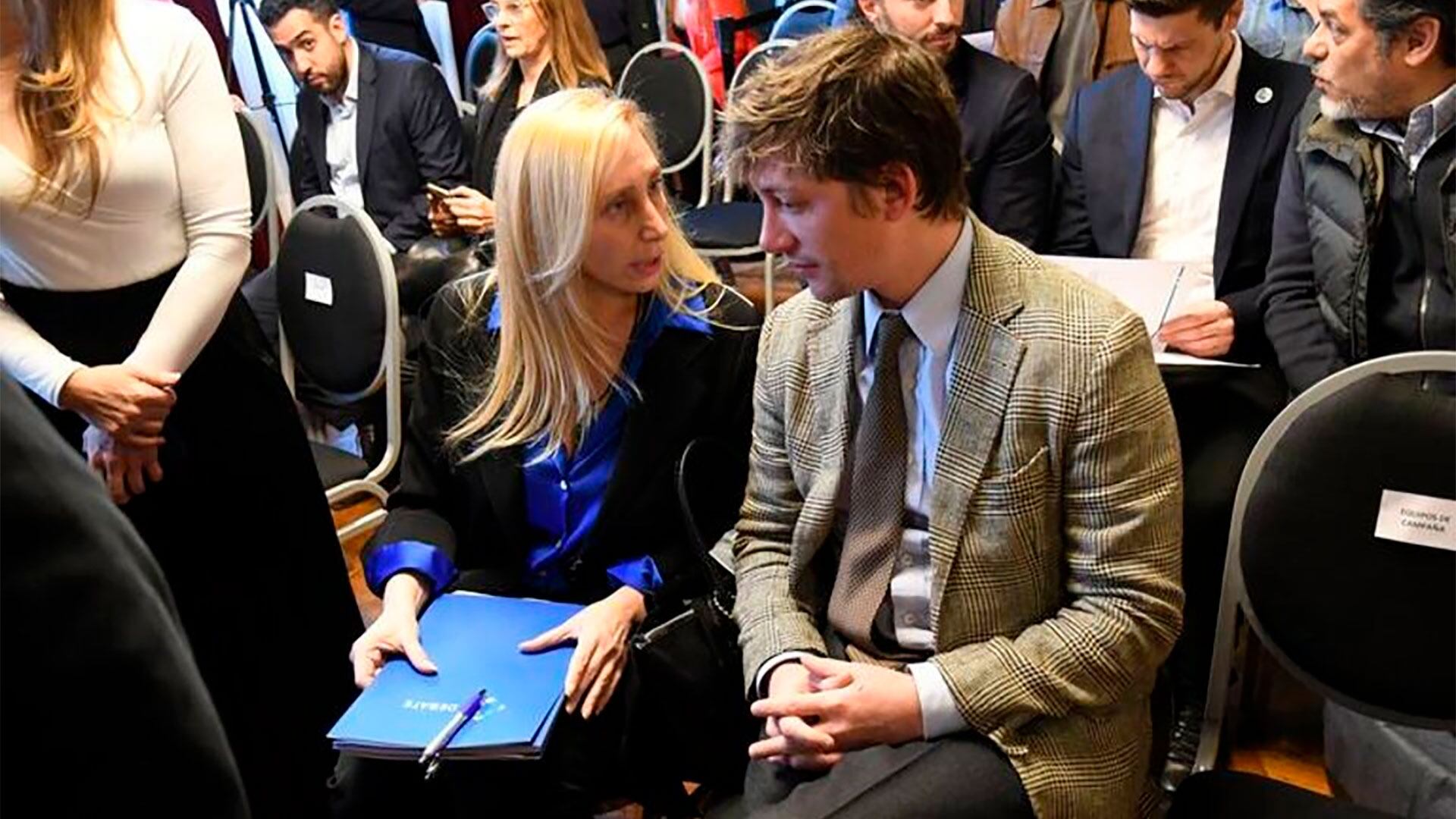 la-sesion-por-el-presupuesto-profundizo-el-aislamiento-de-victoria-villarruel-y-volvio-a-exhibir-la-interna-en-la-rosada-2 La sesión por el Presupuesto profundizó el aislamiento de Victoria Villarruel y volvió a exhibir la interna en la Rosada