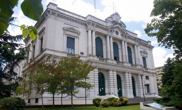 los-bancos-del-interior-bonaerense-modificaron-su-horario-de-atencion-por-el-verano-como-funcionaran Los bancos del interior bonaerense modificaron su horario de atención por el verano: ¿Cómo funcionarán?