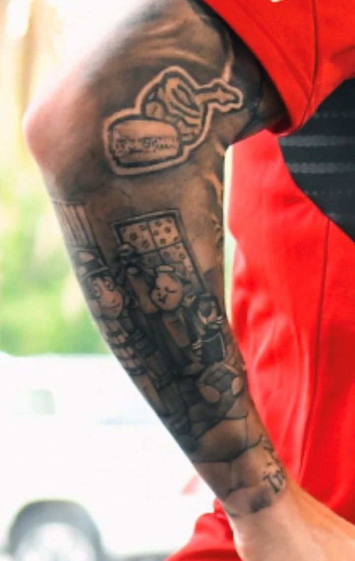 los-tatuajes-de-anibal-moreno-que-son-furor-entre-los-hinchas-de-river-dragon-ball-z-el-chavo-y-mas-1 Los tatuajes de Aníbal Moreno que son furor entre los hinchas de River: Dragon Ball Z, El Chavo y más