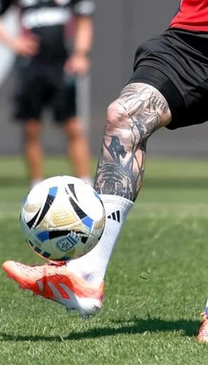 los-tatuajes-de-anibal-moreno-que-son-furor-entre-los-hinchas-de-river-dragon-ball-z-el-chavo-y-mas-2 Los tatuajes de Aníbal Moreno que son furor entre los hinchas de River: Dragon Ball Z, El Chavo y más