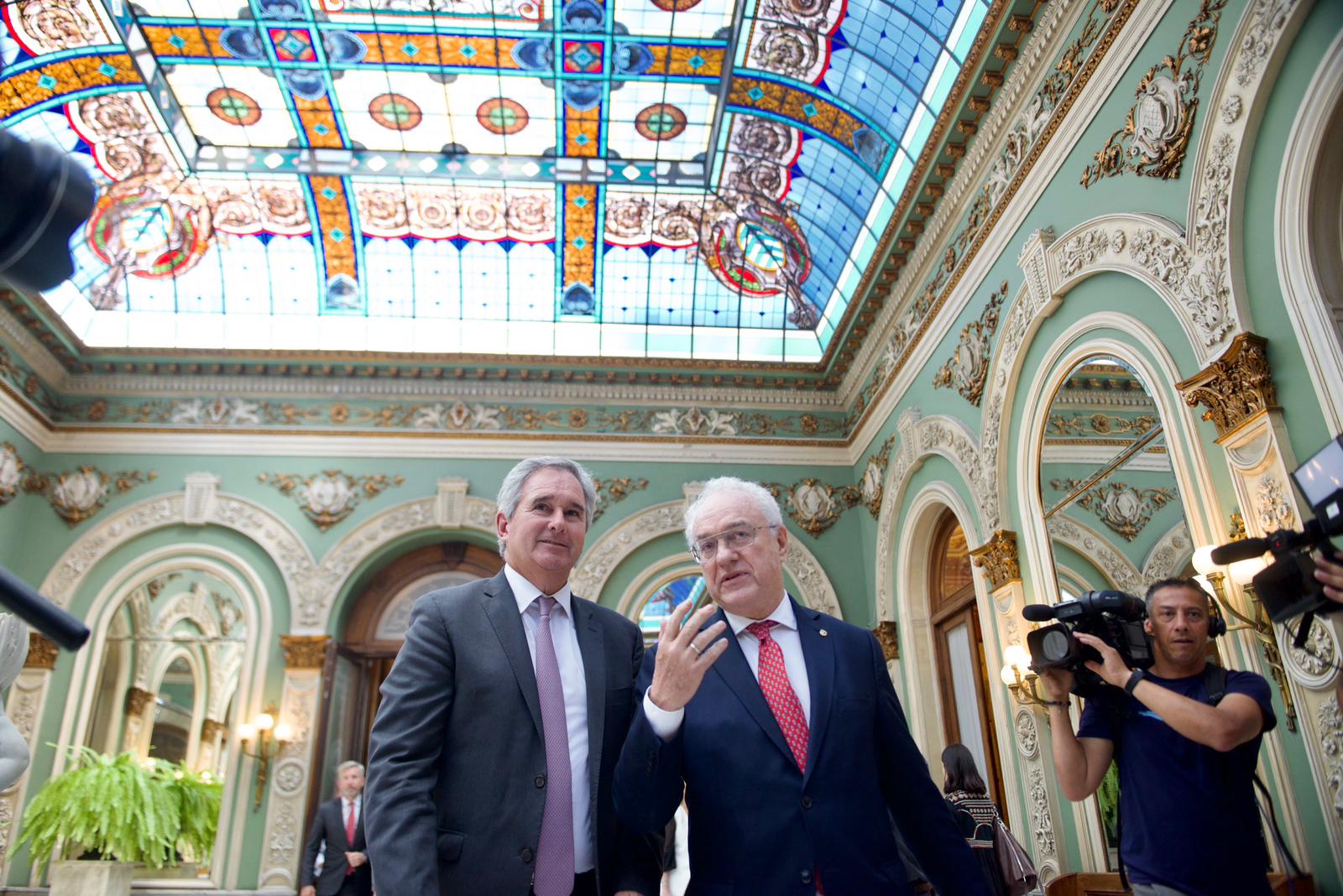 pese-a-las-objeciones-argentinas-avanza-el-proyecto-de-la-planta-de-hidrogeno-verde-frente-a-las-costas-de-entre-rios-1 Pese a las objeciones argentinas, avanza el proyecto de la planta de hidrógeno verde frente a las costas de Entre Ríos