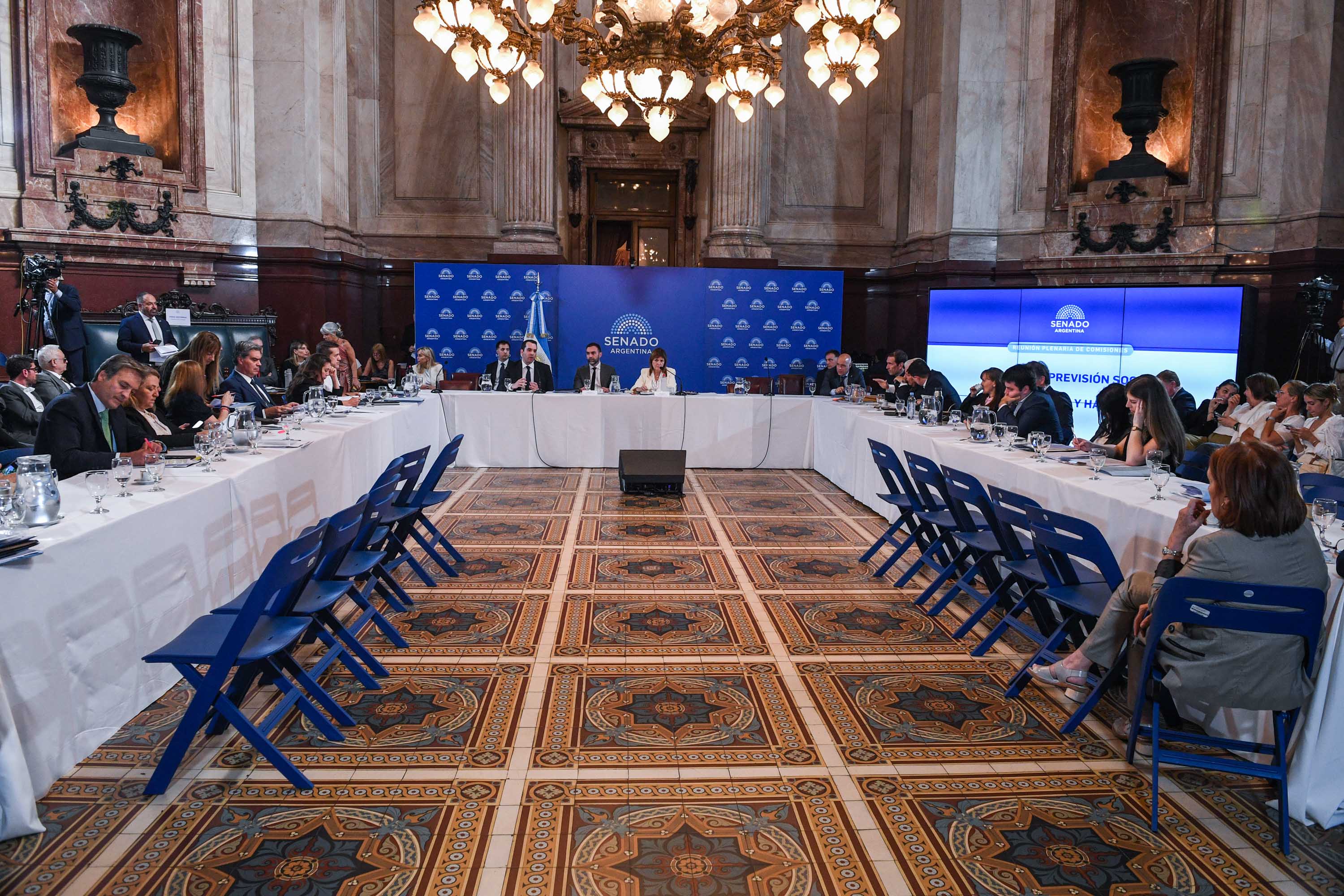 senado-una-semana-frenetica-que-deja-contentos-a-todos-los-actores-y-el-papel-de-bullrich-para-evitar-el-caos-1 Senado: una semana frenética que deja contentos a todos los actores y el papel de Bullrich para evitar el caos